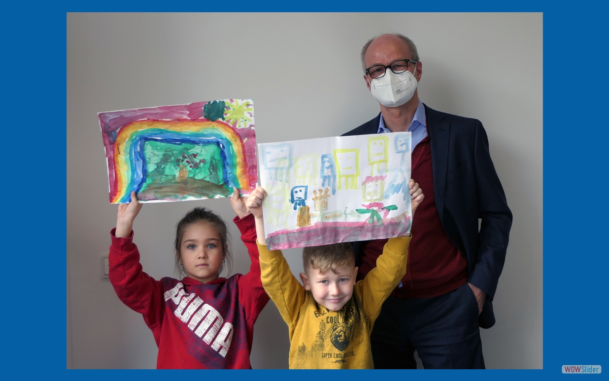 Michael Boehret mit Milana und Hlib aus der Ukraine